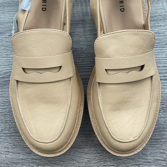 NWT. Torrid 9.5WW Sling Back Lug Loafers. - Picture 8 of 16
